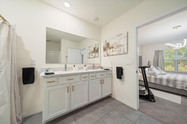 160 HICKORY COURSE LOOP, Ocala, FL 34472
