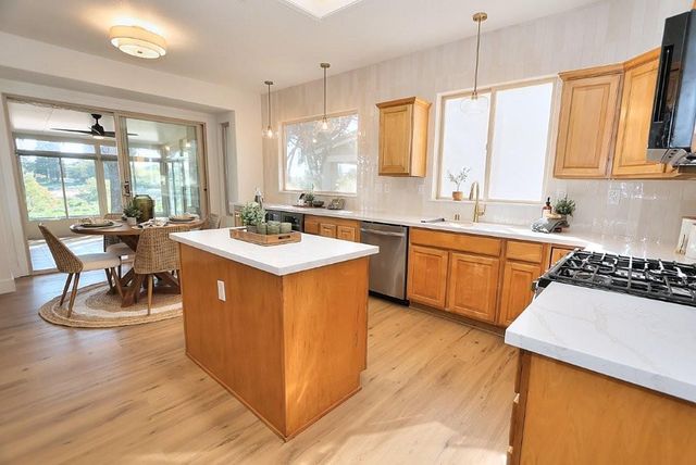 1236 Secret Lake Loop, Lincoln, CA 95648
