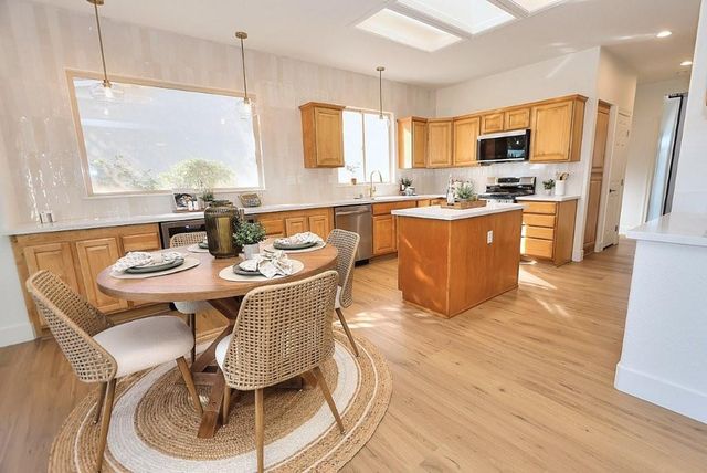 1236 Secret Lake Loop, Lincoln, CA 95648
