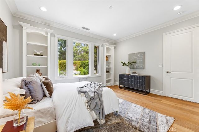 22 Crest Terrace, Irvine, CA 92603