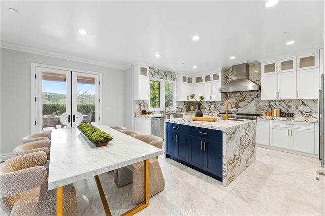 22 Crest Terrace, Irvine, CA 92603