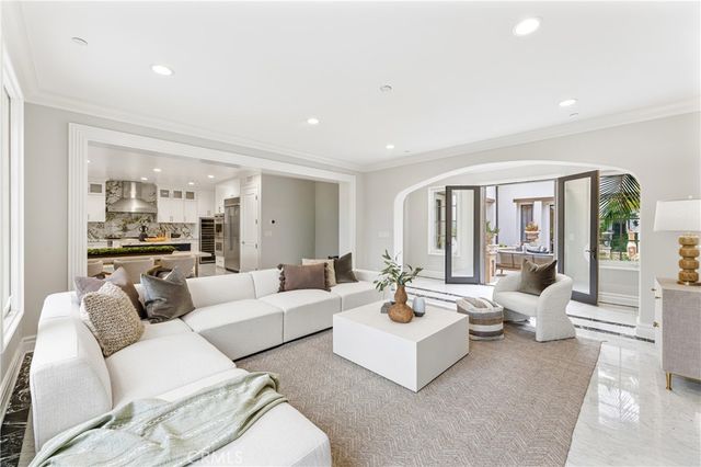 22 Crest Terrace, Irvine, CA 92603