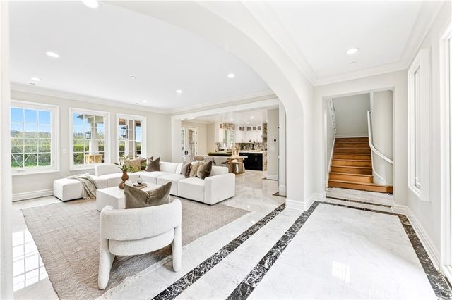 22 Crest Terrace, Irvine, CA 92603