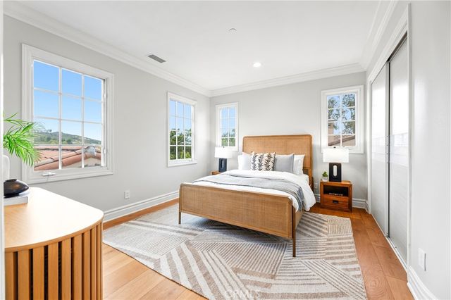 22 Crest Terrace, Irvine, CA 92603