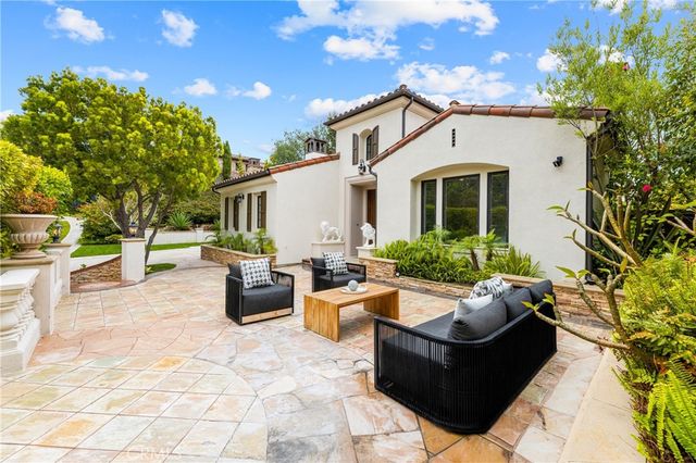 22 Crest Terrace, Irvine, CA 92603