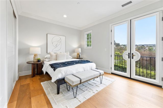 22 Crest Terrace, Irvine, CA 92603