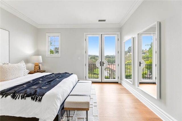 22 Crest Terrace, Irvine, CA 92603