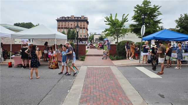 2215 Park Walke Drive, Alpharetta, GA 30009