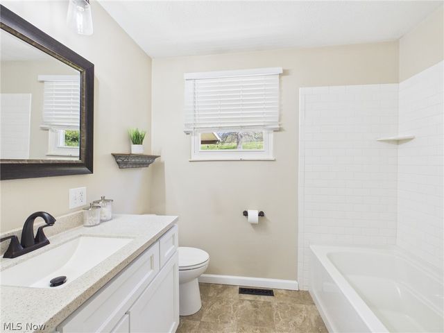 254 Suzanne Street, Washington, WV 26181