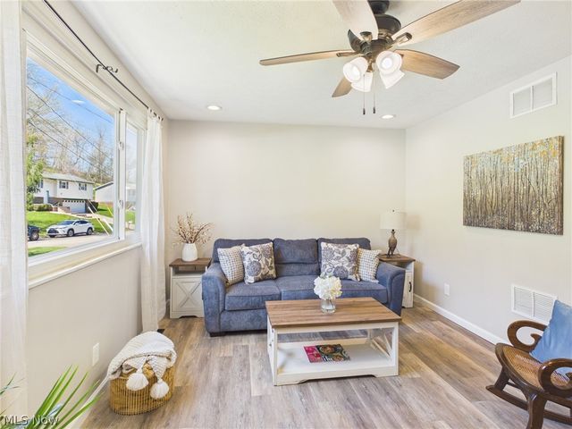 254 Suzanne Street, Washington, WV 26181