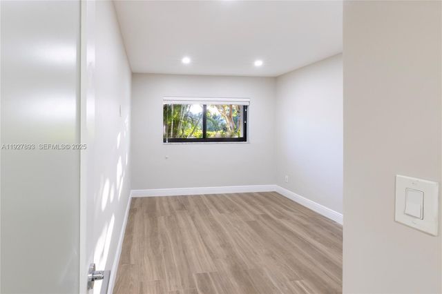 6855 Edgewater Dr 1DS, Coral Gables, FL 33133