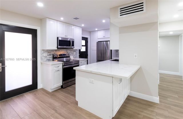 6855 Edgewater Dr 1DS, Coral Gables, FL 33133