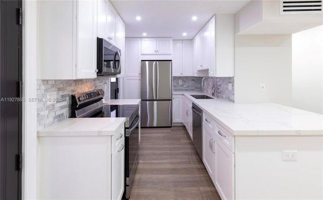 6855 Edgewater Dr 1DS, Coral Gables, FL 33133