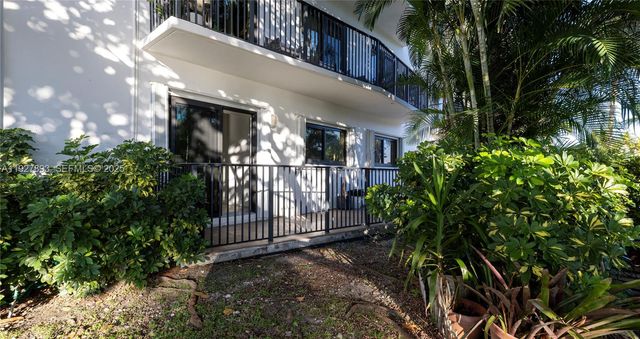 6855 Edgewater Dr 1DS, Coral Gables, FL 33133