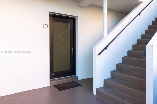 6855 Edgewater Dr 1DS, Coral Gables, FL 33133