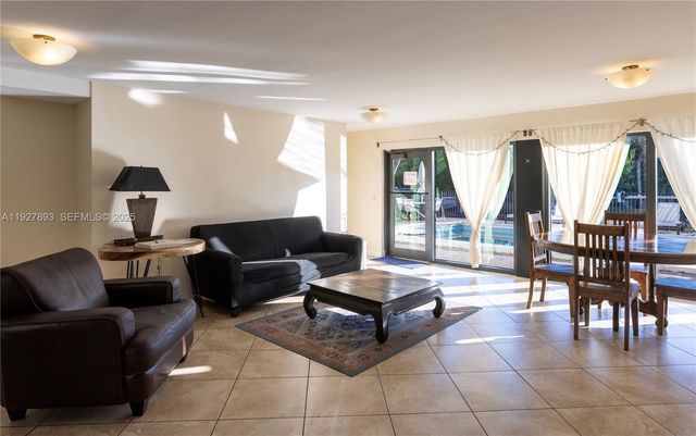 6855 Edgewater Dr 1DS, Coral Gables, FL 33133