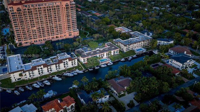 6855 Edgewater Dr 1DS, Coral Gables, FL 33133