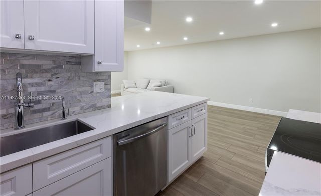 6855 Edgewater Dr 1DS, Coral Gables, FL 33133