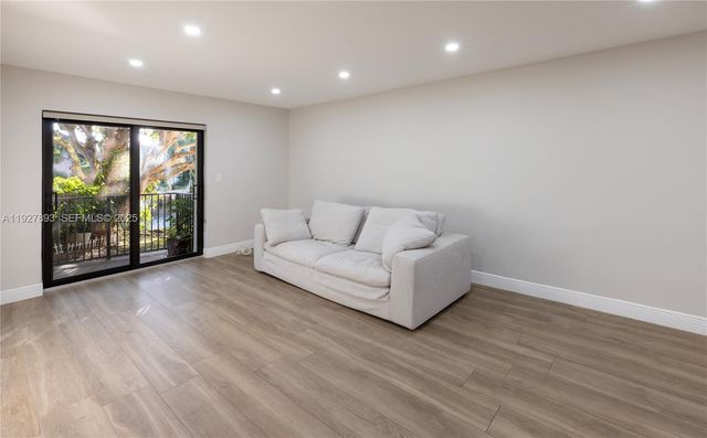 6855 Edgewater Dr 1DS, Coral Gables, FL 33133