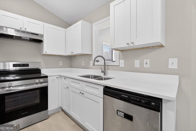 1436 Sage Brook Court, Lawrenceville, GA 30043