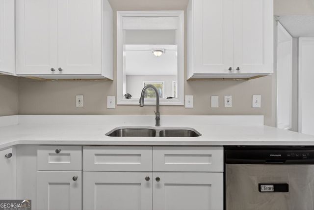 1436 Sage Brook Court, Lawrenceville, GA 30043