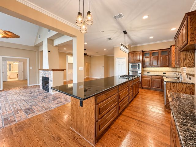 768 Ashleigh Lane, Lantana, TX 76226