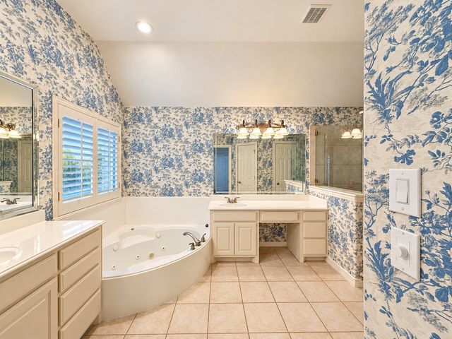 768 Ashleigh Lane, Lantana, TX 76226