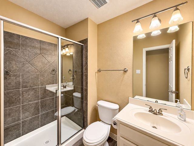 768 Ashleigh Lane, Lantana, TX 76226