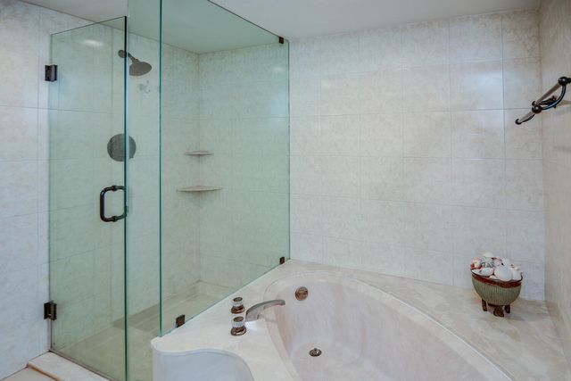 4200 N Ocean Drive 2-605, Singer Island, FL 33404