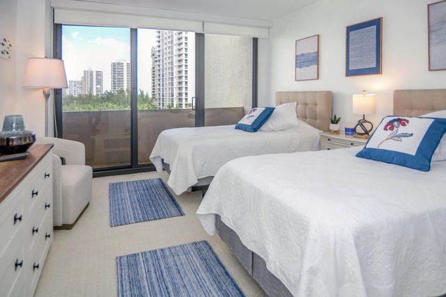4200 N Ocean Drive 2-605, Singer Island, FL 33404