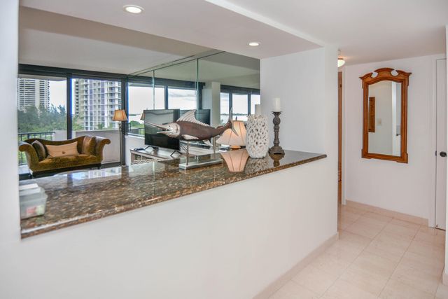4200 N Ocean Drive 2-605, Singer Island, FL 33404