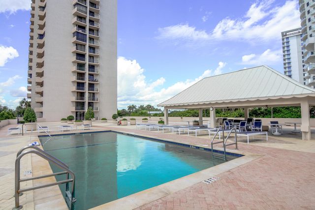 4200 N Ocean Drive 2-605, Singer Island, FL 33404