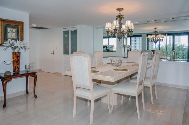 4200 N Ocean Drive 2-605, Singer Island, FL 33404