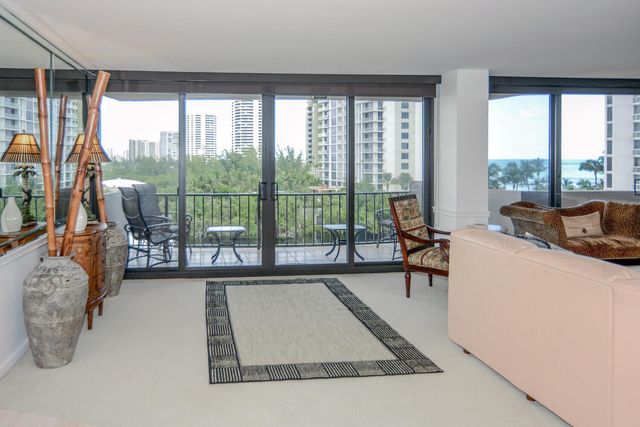 4200 N Ocean Drive 2-605, Singer Island, FL 33404