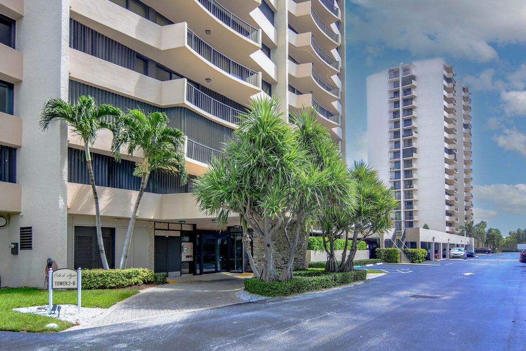 4200 N Ocean Drive 2-605, Singer Island, FL 33404