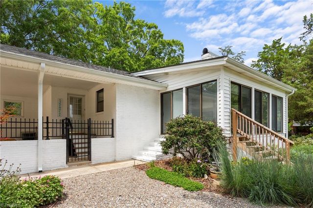 2601 W Woodlyn Way, Greensboro, NC 27407
