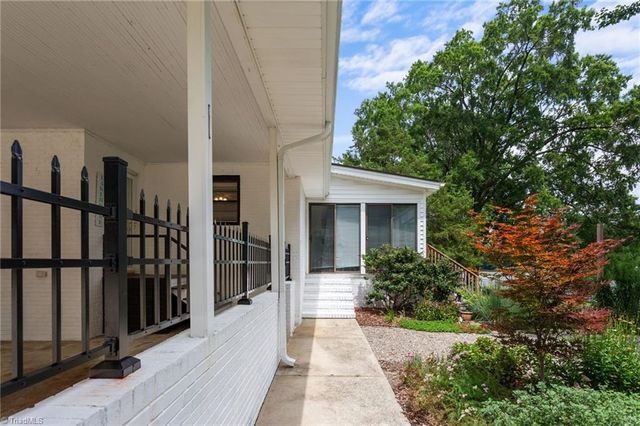 2601 W Woodlyn Way, Greensboro, NC 27407