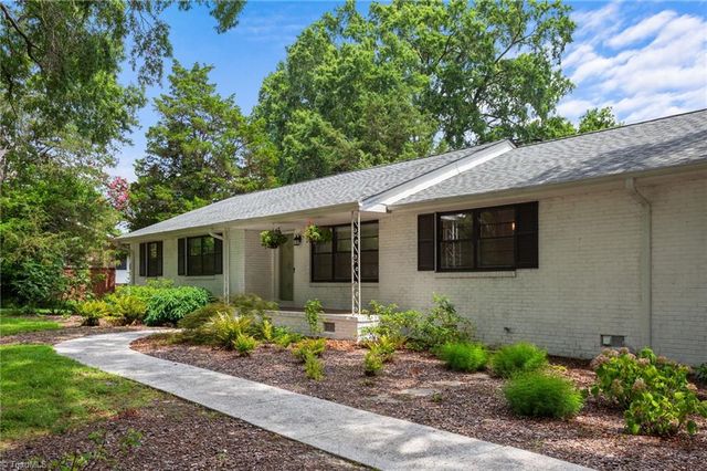 2601 W Woodlyn Way, Greensboro, NC 27407