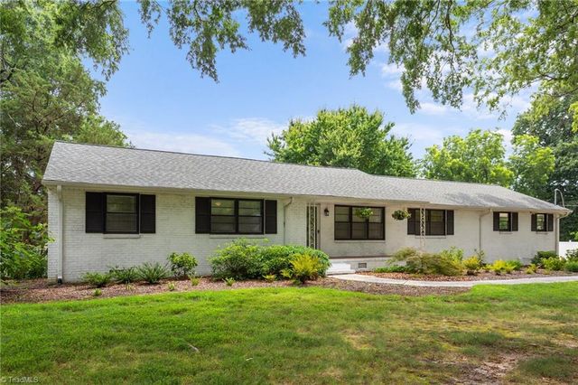 2601 W Woodlyn Way, Greensboro, NC 27407