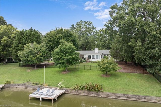2601 W Woodlyn Way, Greensboro, NC 27407