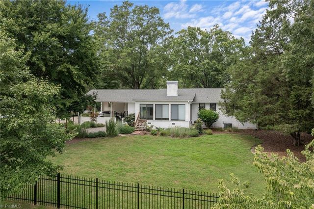 2601 W Woodlyn Way, Greensboro, NC 27407
