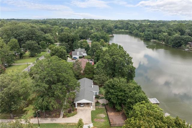 2601 W Woodlyn Way, Greensboro, NC 27407