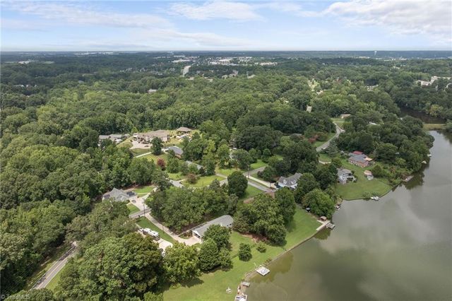 2601 W Woodlyn Way, Greensboro, NC 27407