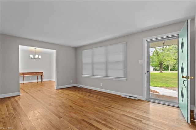 2601 W Woodlyn Way, Greensboro, NC 27407