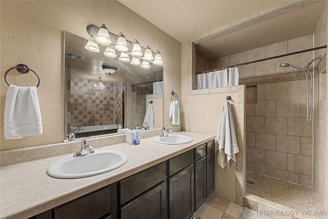 17909 N 97th East Avenue, Collinsville, OK 74021