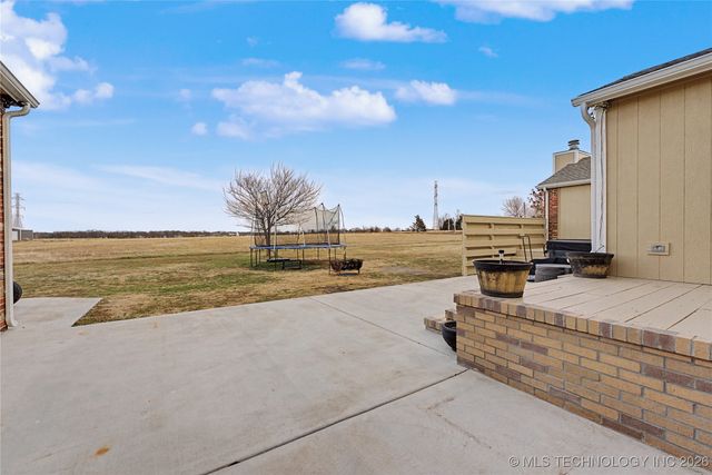 17909 N 97th East Avenue, Collinsville, OK 74021