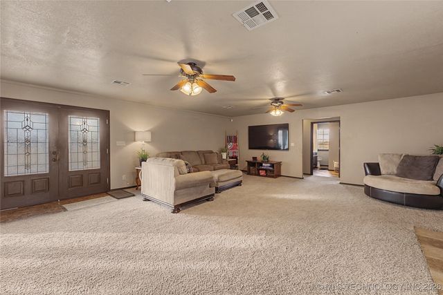 17909 N 97th East Avenue, Collinsville, OK 74021