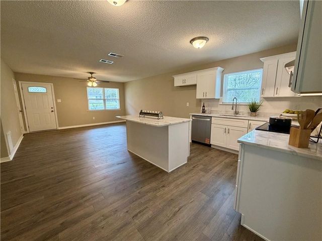 8400 Stratford Drive, Theodore, AL 36582