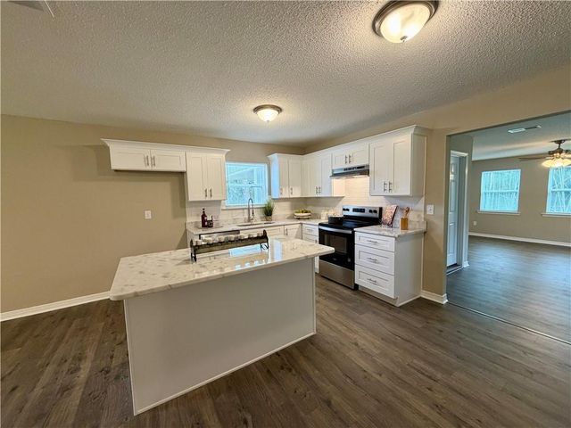 8400 Stratford Drive, Theodore, AL 36582