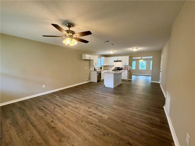 8400 Stratford Drive, Theodore, AL 36582